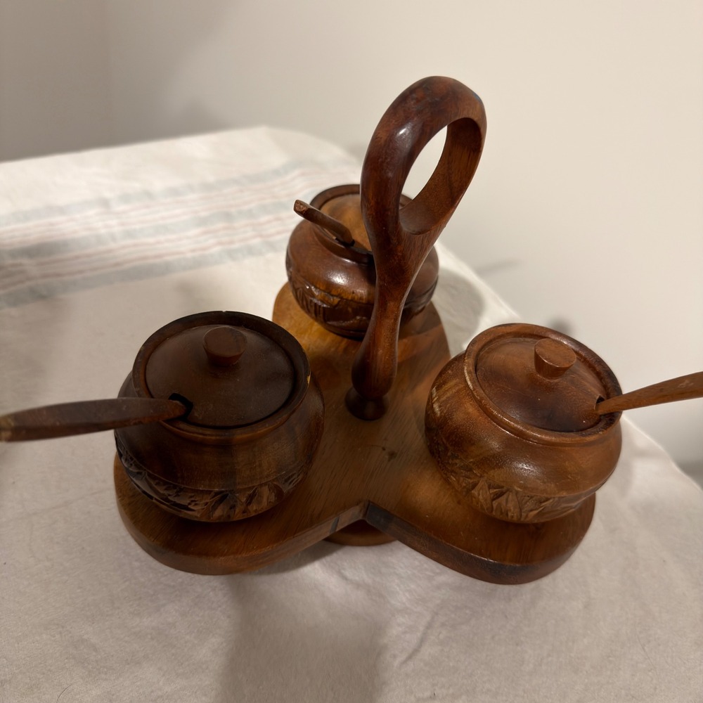 1960's Vintage Tiki Wood Lazy Susan with 3 Wood Condiment Jars And Spoons - Picture 14 of 14